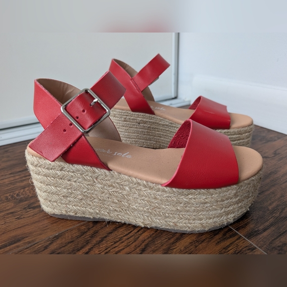 Wedge Sandle - Picture 2 of 2